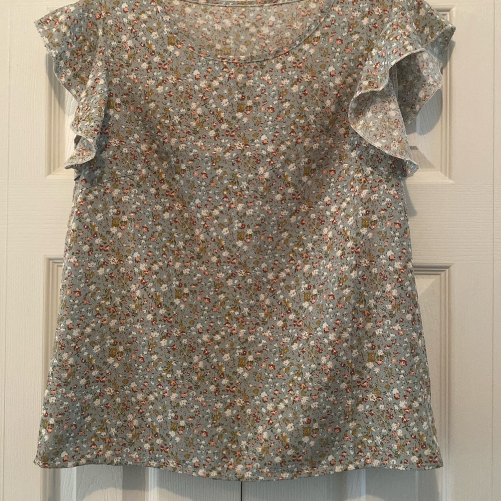 Emery Rose flutter sleeve top